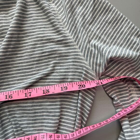 Lululemon Gray Stripe radiant Long Sleeve Wrap Front Top *8-10 - Picture 9 of 9